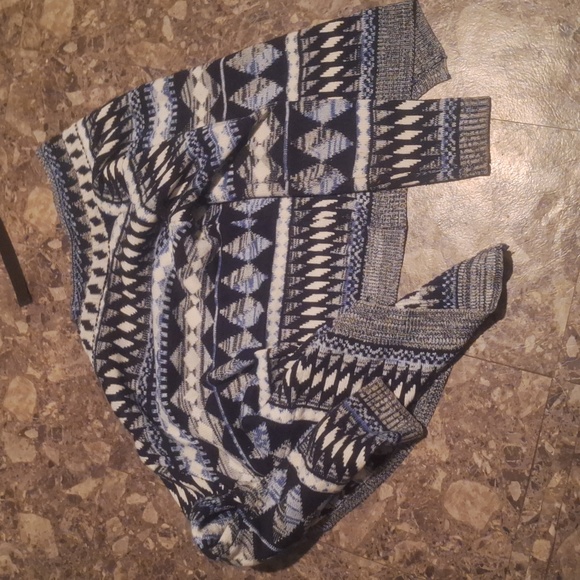 Blue white and grey sweater - Picture 4 of 4